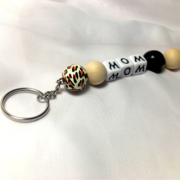 2RosesCreation Accessories - MOM Keychain 💜